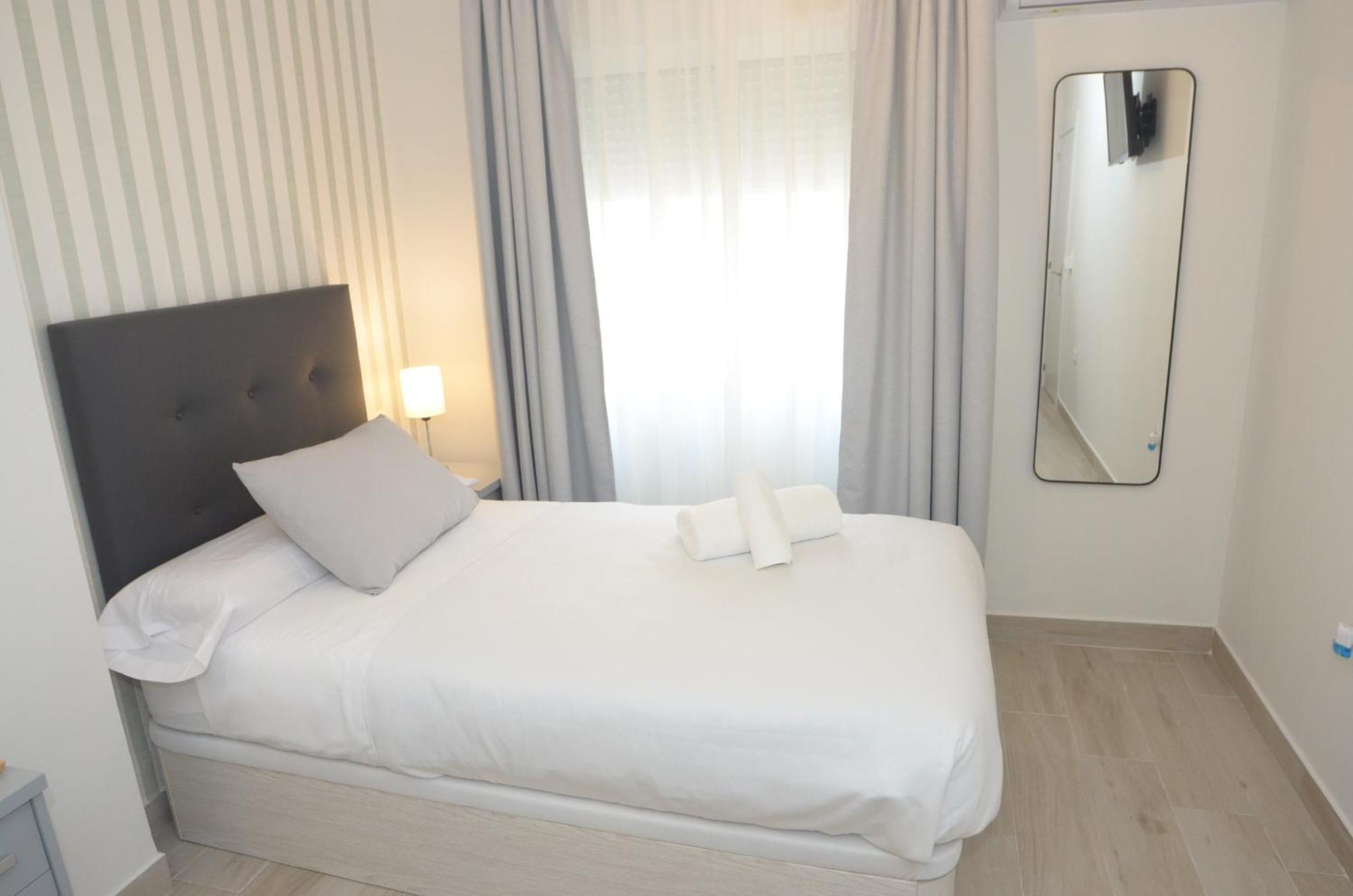 Alojamiento Beethoven Luxury Malaga Bagian luar foto