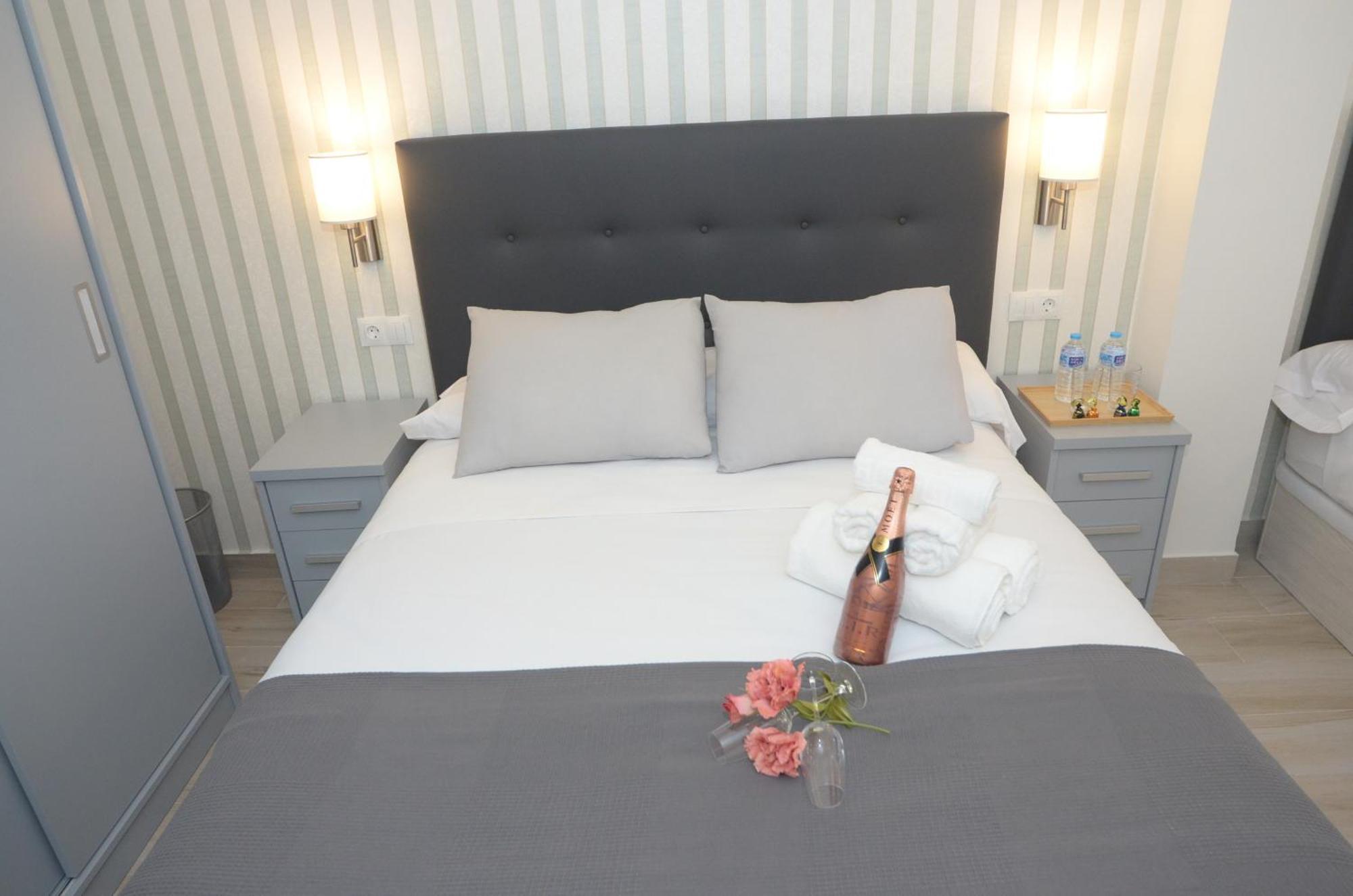 Alojamiento Beethoven Luxury Malaga Bagian luar foto