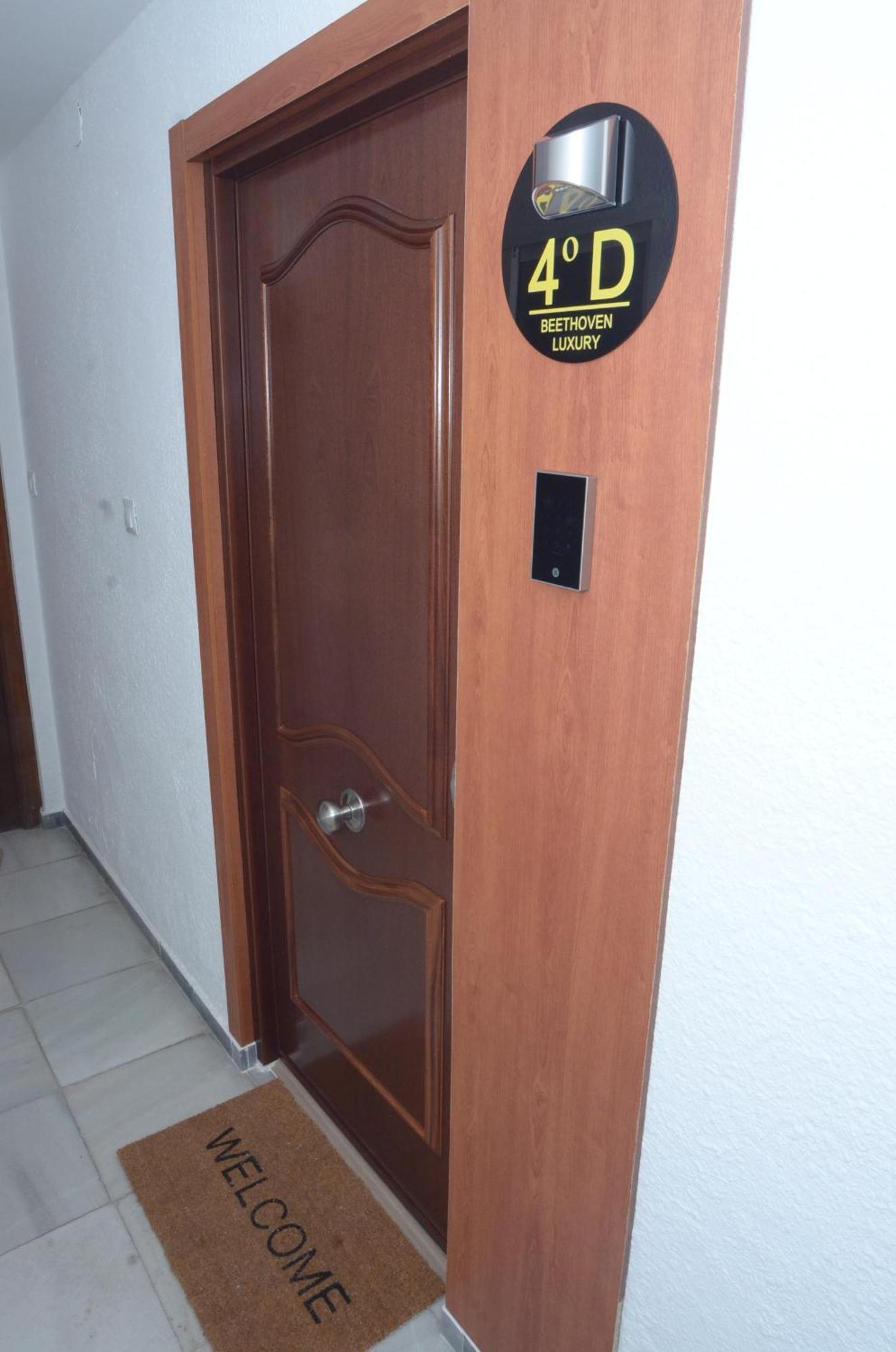 Alojamiento Beethoven Luxury Malaga Bagian luar foto